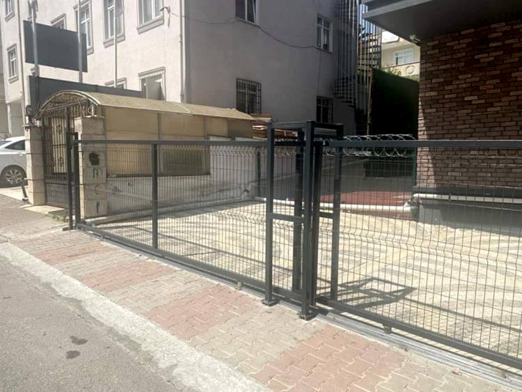 antrasit gri panel çit sürgülü kapı